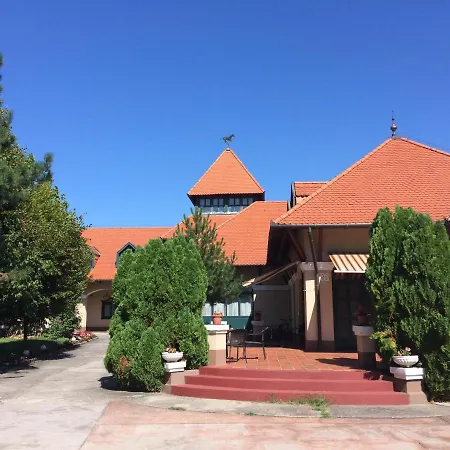 Csaladi Panzio * Балатонкерестур