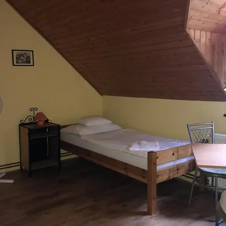 Nocleg ze śniadaniem Csaladi Panzio Balatonkeresztúr